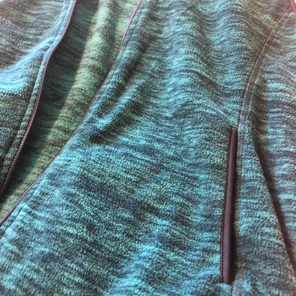 Vest - Picture 2 of 4